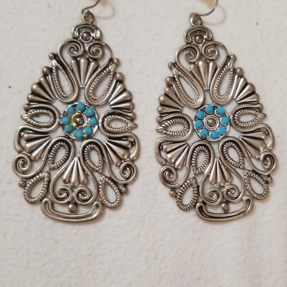Earrings - Picture 1 of 1